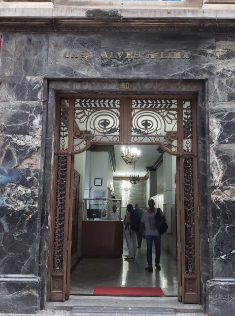 ramos de café nas fachadas - Casa Alves de Lima